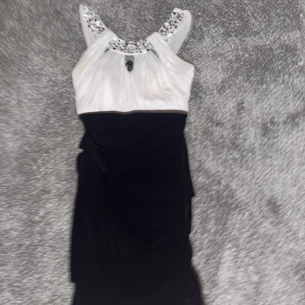 Semi-formal dress with sequins